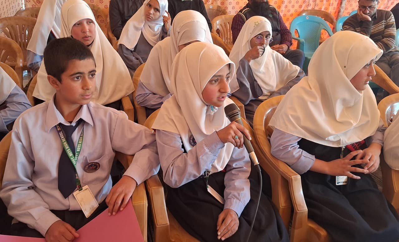 Brooms, Books and the Iron Man: 21st Battalion JKAP Brings Students and Locals Together at Parihaspora