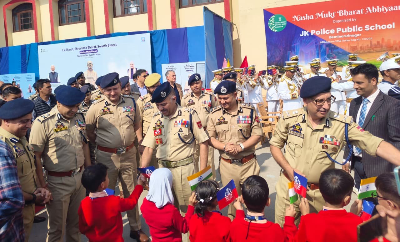 DGP Nalin Prabhat sent the 10-member motorcycle team off from Srinagar to represent Jammu and Kashmir at the national unity parade at Ekta Nagar, Gujarat. He also reaffirmed the force’s commi
