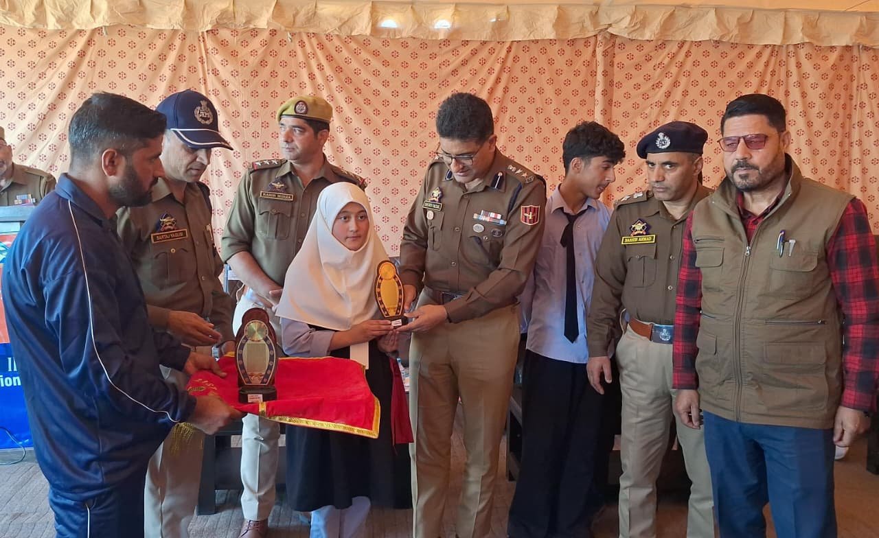 Brooms, Books and the Iron Man: 21st Battalion JKAP Brings Students and Locals Together at Parihaspora